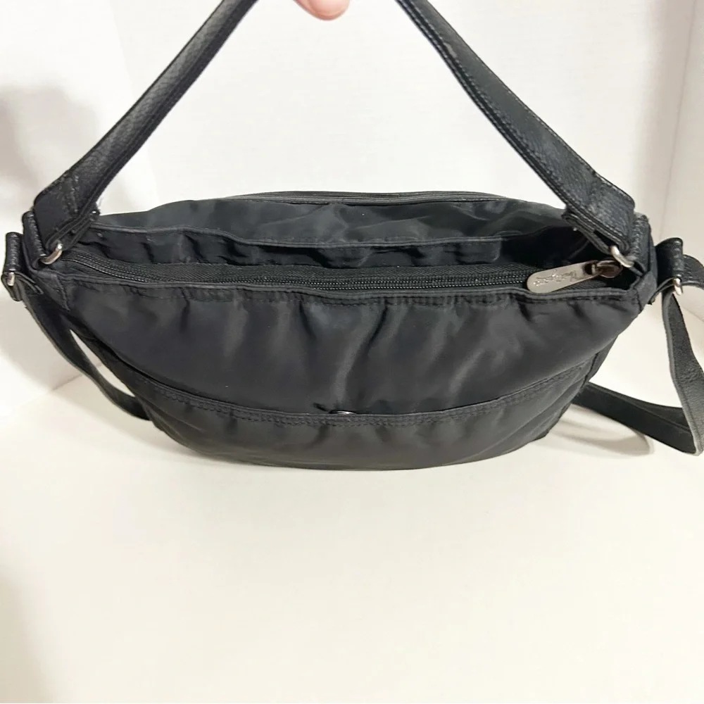 Thirty-One Gifts Black Nylon Crossbody Bag Multiple Zip Pockets Adjustable Strap